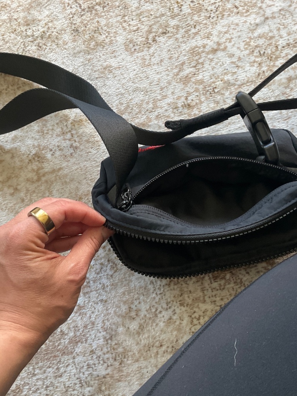 Disney LULULEMON Belt Bag 1L - Picture 3 of 4